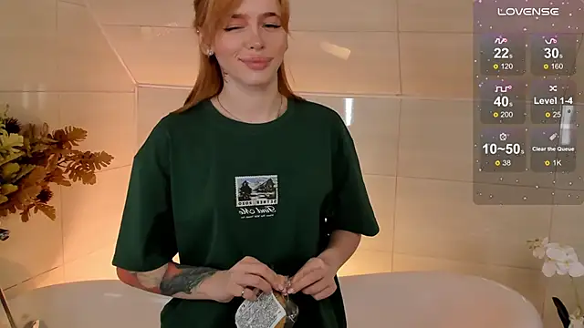 Snapshot of Phoenix_Margo chatting on 09-19-25, 04:16 Phoenix Margo online show from 09-19-25, 04:16