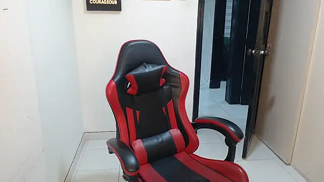 Liamiler01  online show from 11-25-25, 11:37