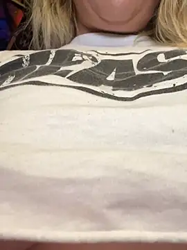 Snapshot of TrashleyRosebud chatting on 02-26-26, 06:52 TrashleyRosebud online show from 02-26-26, 06:52