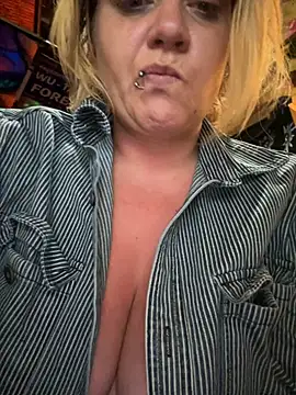 TrashleyRosebud online show from 11-03-25, 12:53