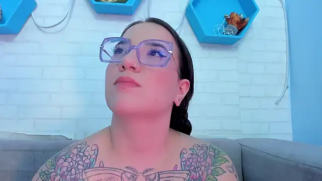 DEVA BLUE  online show from 01-28-25, 08:04