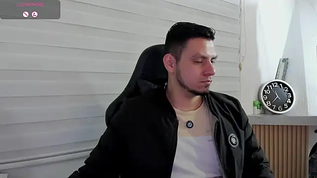 Snapshot of Rick_Diesel_ chatting on 04-16-26, 04:35 Rick Diesel online show from 04-16-26, 04:35