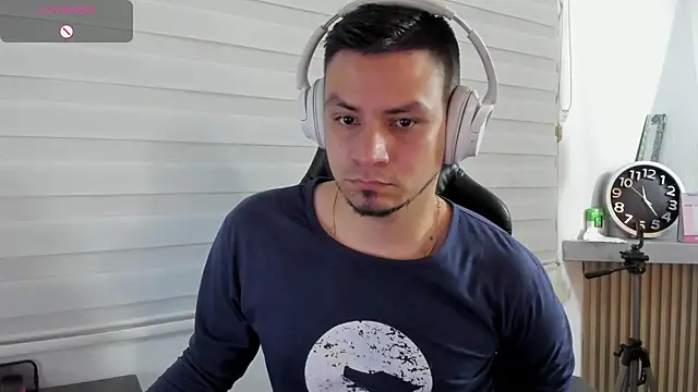 Snapshot of Rick_Diesel_ chatting on 03-04-26, 04:20 Rick Diesel online show from 03-04-26, 04:20