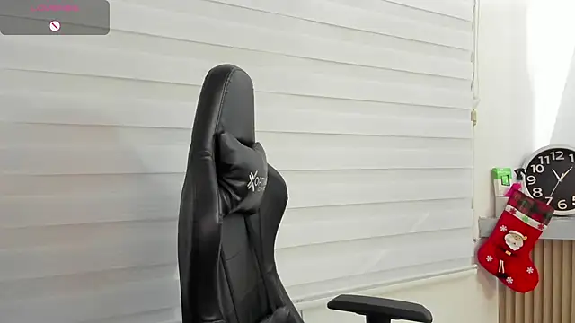 Snapshot of Rick_Diesel_ chatting on 12-20-25, 04:04 Rick Diesel online show from 12-20-25, 04:04