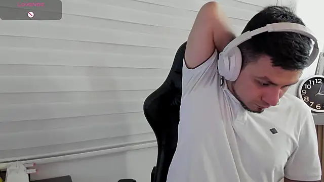 Snapshot of Rick_Diesel_ chatting on 02-17-26, 08:00 Rick Diesel online show from 02-17-26, 08:00