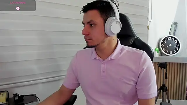 Snapshot of Rick_Diesel_ chatting on 03-26-26, 05:39 Rick Diesel online show from 03-26-26, 05:39