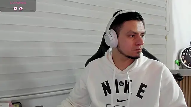 Snapshot of Rick_Diesel_ chatting on 04-11-26, 03:58 Rick Diesel online show from 04-11-26, 03:58