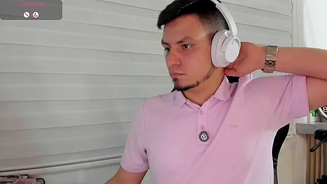 Snapshot of Rick_Diesel_ chatting on 04-10-26, 03:24 Rick Diesel online show from 04-10-26, 03:24