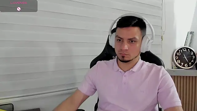 Snapshot of Rick_Diesel_ chatting on 02-12-26, 04:23 Rick Diesel online show from 02-12-26, 04:23