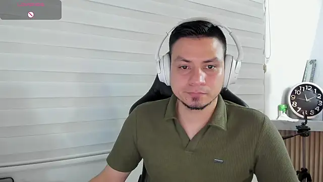 Snapshot of Rick_Diesel_ chatting on 03-10-26, 04:05 Rick Diesel online show from 03-10-26, 04:05