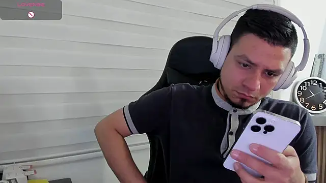 Snapshot of Rick_Diesel_ chatting on 02-18-26, 03:37 Rick Diesel online show from 02-18-26, 03:37