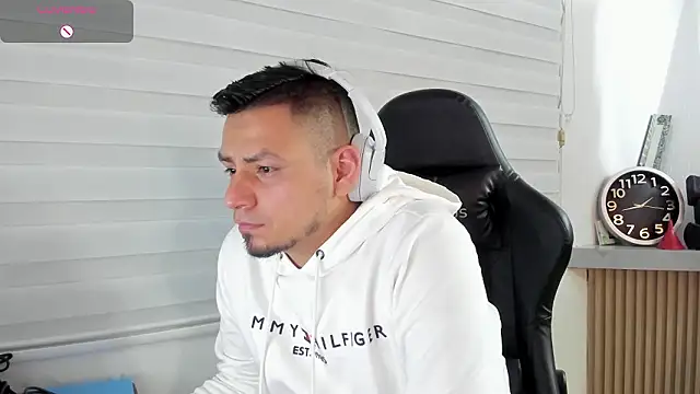 Snapshot of Rick_Diesel_ chatting on 02-03-26, 06:40 Rick Diesel online show from 02-03-26, 06:40