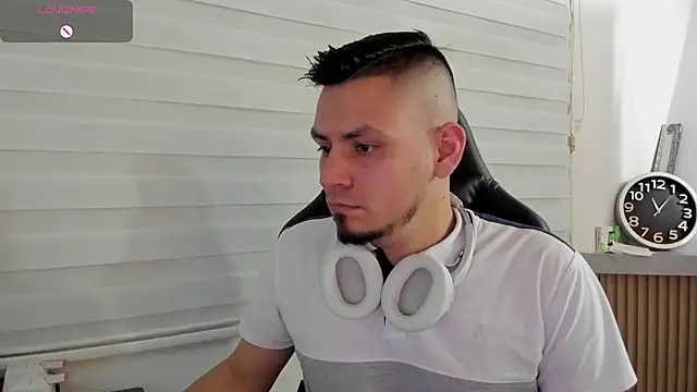 Snapshot of Rick_Diesel_ chatting on 02-21-26, 04:03 Rick Diesel online show from 02-21-26, 04:03