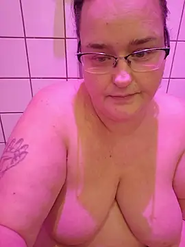 Snapshot of XxGipsyxX chatting on 02-13-26, 02:28 XxGipsyxX online show from 02-13-26, 02:28