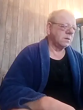 Snapshot of Kuschelb chatting on 04-13-26, 06:06 Kuschelb online show from 04-13-26, 06:06