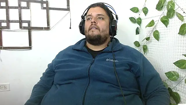 Snapshot of altairstudiosvip_ chatting on 10-16-25, 01:41 altairstudiosvip  online show from 10-16-25, 01:41