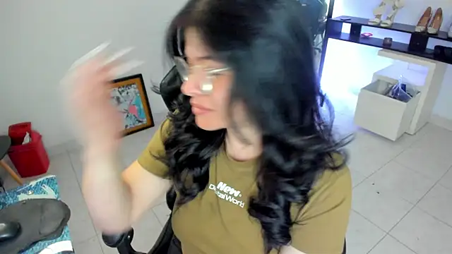 BellaFlaming online show from 05-02-26, 11:04