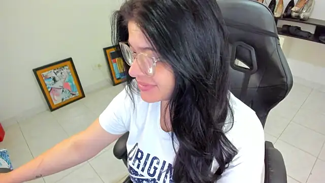 BellaFlaming online show from 04-23-26, 10:44