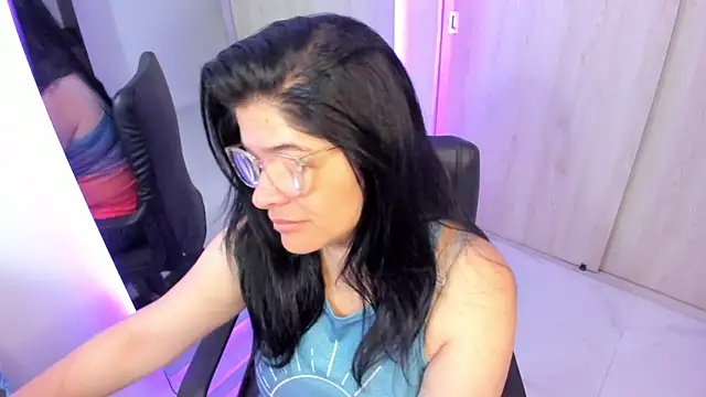 BellaFlaming online show from 05-28-26, 10:43