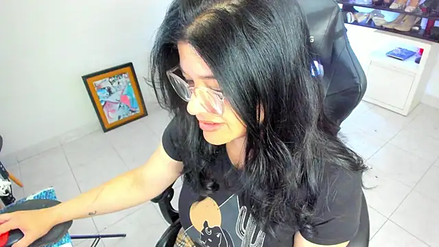 BellaFlaming online show from 04-04-26, 11:17