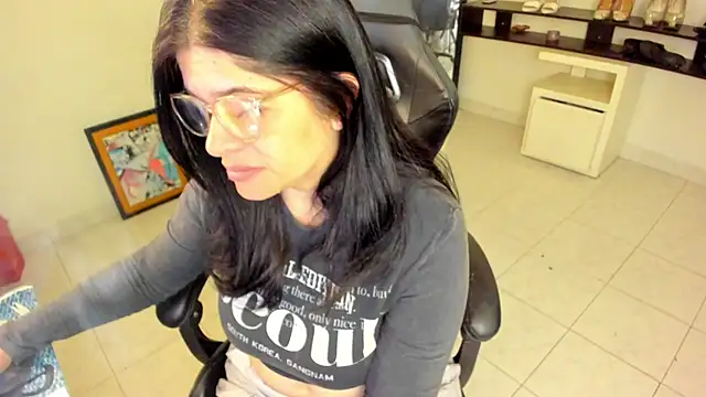 BellaFlaming online show from 04-30-26, 10:44
