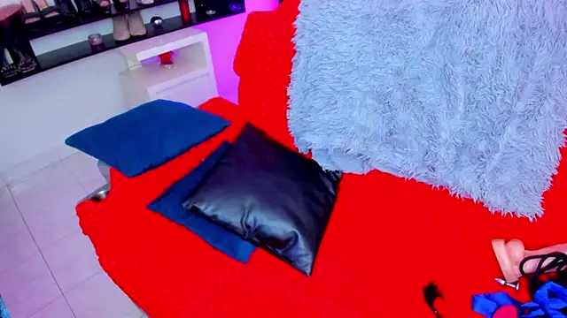 BellaFlaming online show from 12-20-25, 10:51