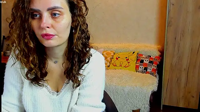 mia grantes online show from 10-17-25, 06:10