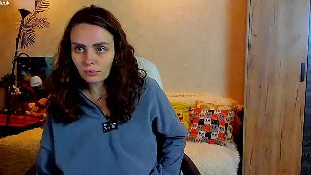 mia grantes online show from 09-30-25, 05:41