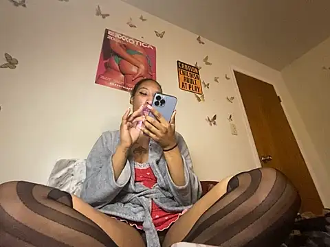 Snapshot of Iceblanca chatting on 02-11-26, 01:33 Iceblanca online show from 02-11-26, 01:33