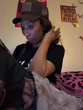 Snapshot of Iceblanca chatting on 04-18-26, 11:16 Iceblanca online show from 04-18-26, 11:16