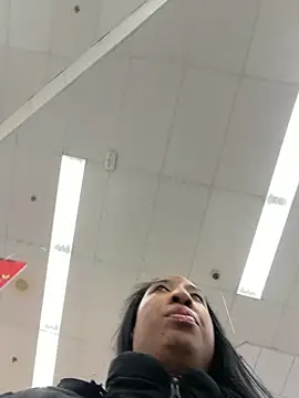 Snapshot of Iceblanca chatting on 02-25-26, 05:24 Iceblanca online show from 02-25-26, 05:24