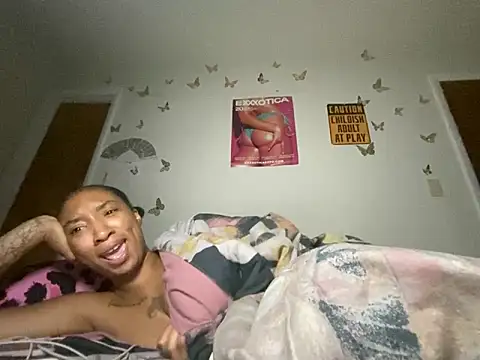 Snapshot of Iceblanca chatting on 05-14-26, 08:33 Iceblanca online show from 05-14-26, 08:33