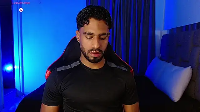 Snapshot of Christian_thor chatting on 11-21-25, 04:22 Christian thor online show from 11-21-25, 04:22