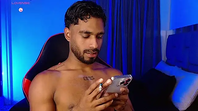 Snapshot of Christian_thor chatting on 11-28-25, 03:28 Christian thor online show from 11-28-25, 03:28