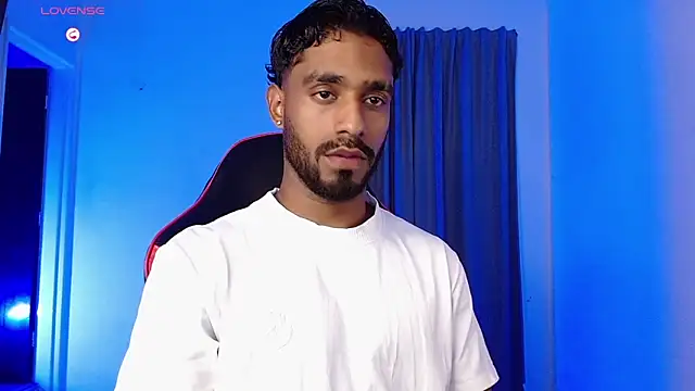 Snapshot of Christian_thor chatting on 02-14-26, 04:23 Christian thor online show from 02-14-26, 04:23