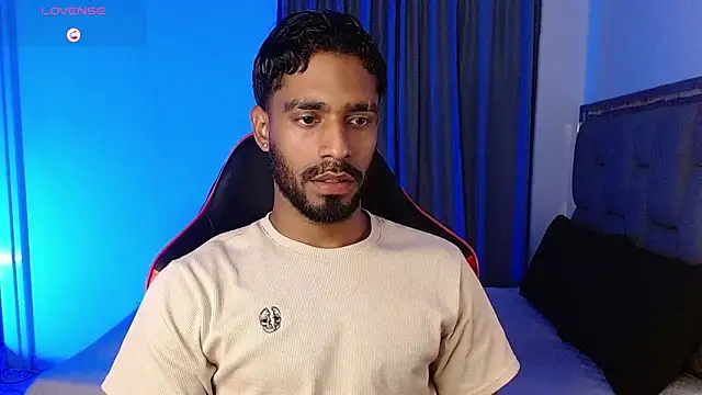 Snapshot of Christian_thor chatting on 03-10-26, 04:27 Christian thor online show from 03-10-26, 04:27