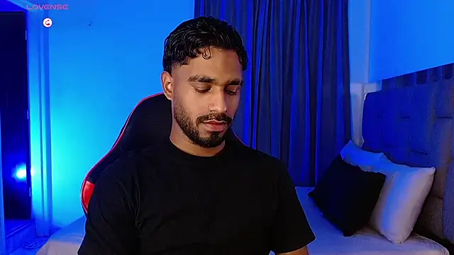 Snapshot of Christian_thor chatting on 11-14-25, 03:32 Christian thor online show from 11-14-25, 03:32