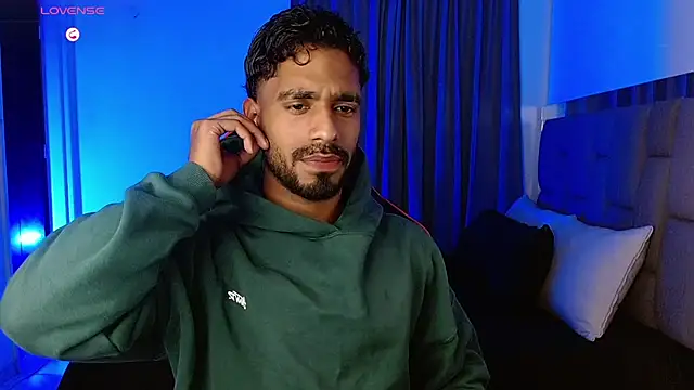 Snapshot of Christian_thor chatting on 11-30-25, 03:29 Christian thor online show from 11-30-25, 03:29