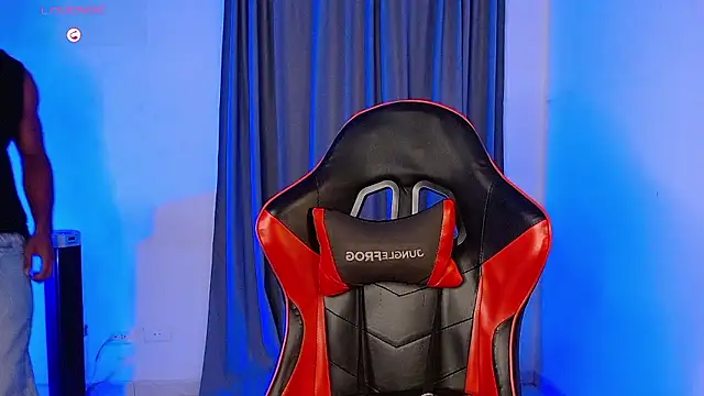 Snapshot of Christian_thor chatting on 01-11-26, 03:35 Christian thor online show from 01-11-26, 03:35