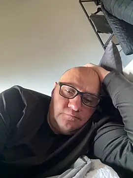 vanjbi45 online show from 10-27-25, 11:44