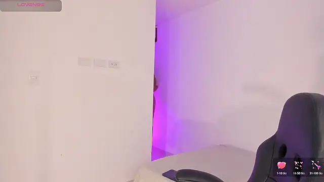 AnitaHaywood  online show from 11-16-25, 08:24