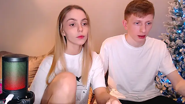 Snapshot of juliaanddima chatting on 01-17-26, 10:24 juliaanddima online show from 01-17-26, 10:24