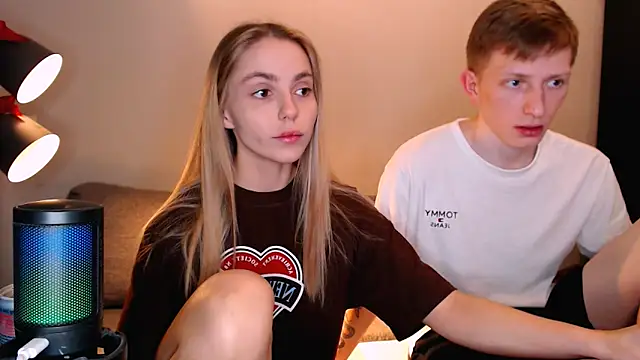 juliaanddima online show from 11-23-25, 09:36