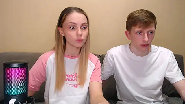 Snapshot of juliaanddima chatting on 02-22-26, 12:24 juliaanddima online show from 02-22-26, 12:24