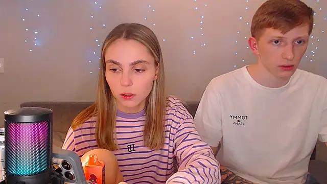 juliaanddima online show from 03-21-25, 08:50