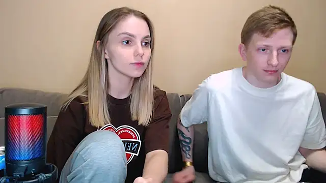 juliaanddima online show from 05-30-26, 10:37
