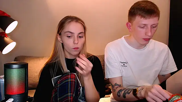 juliaanddima online show from 11-12-25, 10:13