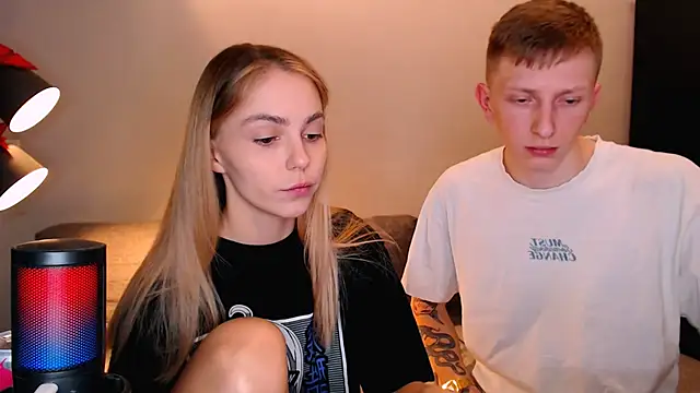 juliaanddima online show from 10-25-25, 09:48