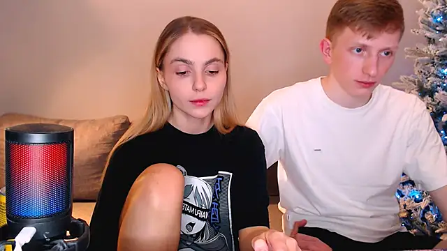 Snapshot of juliaanddima chatting on 01-18-26, 10:46 juliaanddima online show from 01-18-26, 10:46