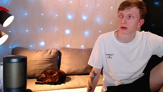 juliaanddima online show from 10-18-25, 10:23